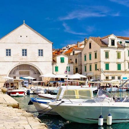 Apartment Plaza Hvar Town Buitenkant foto